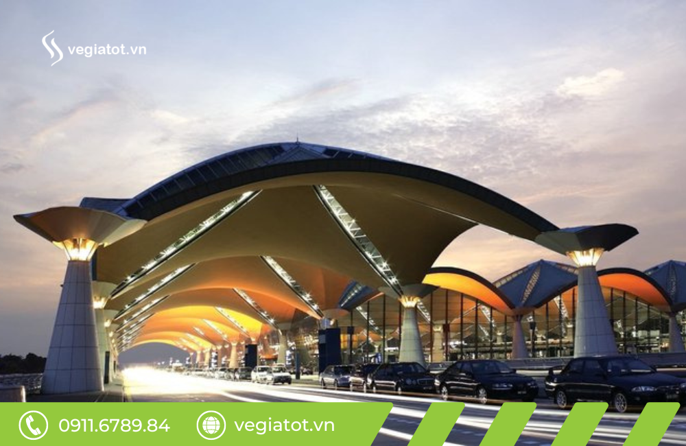 Sân bay quốc tế Kuala Lumpur là sân bay lớn  phục vụ hàng triệu du khách đến Malaysia